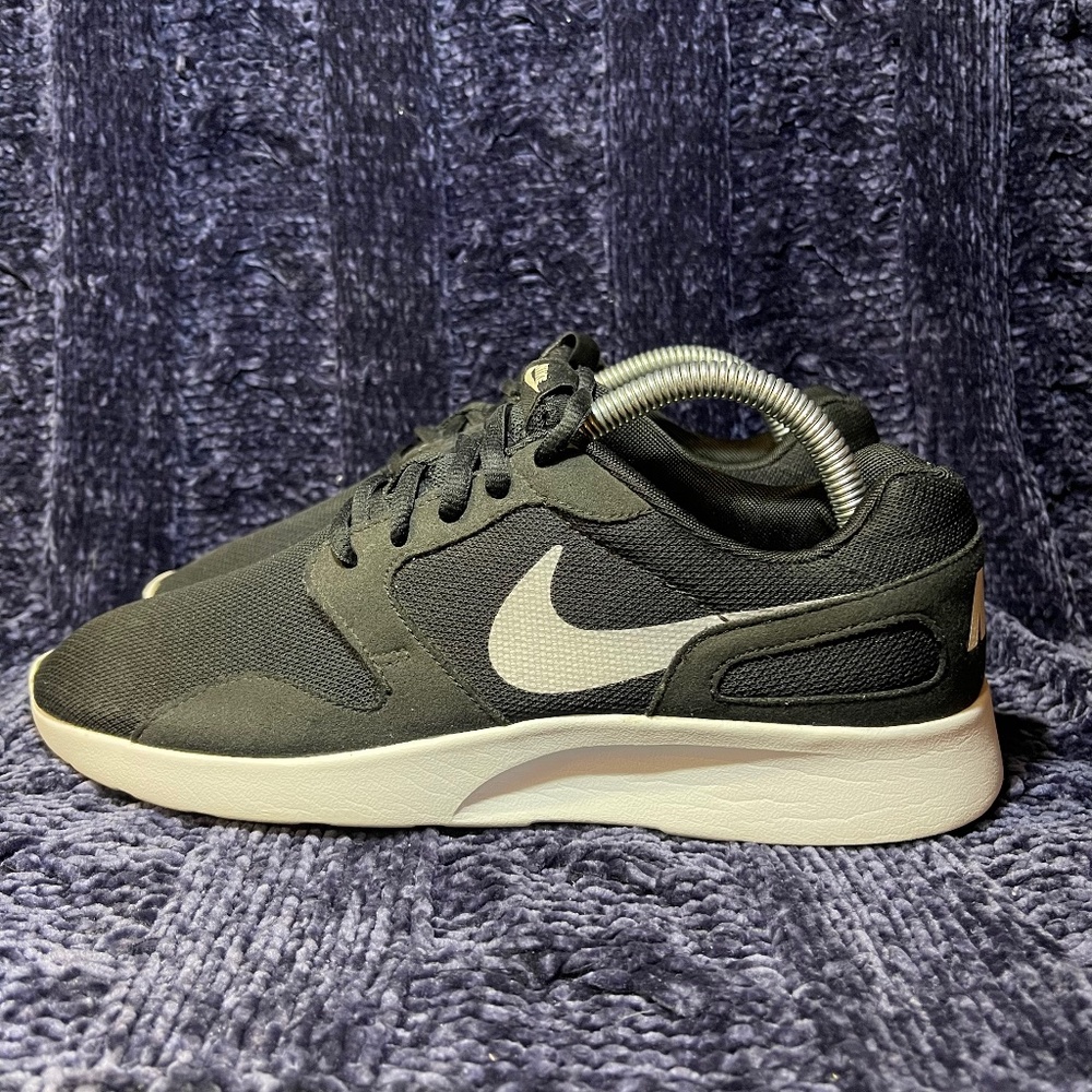 Nike Kaishi Running Shoes Black/White Women's Size 8.5 654845-012